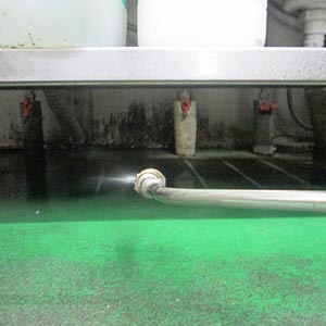 ゴキブリ防除作業